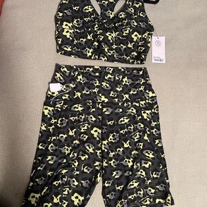 Black and Yellow leopard camouflage Print Activewear Set